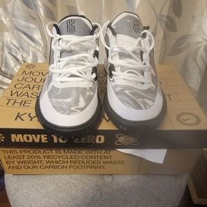 Nike Black and White Athletic Shoes